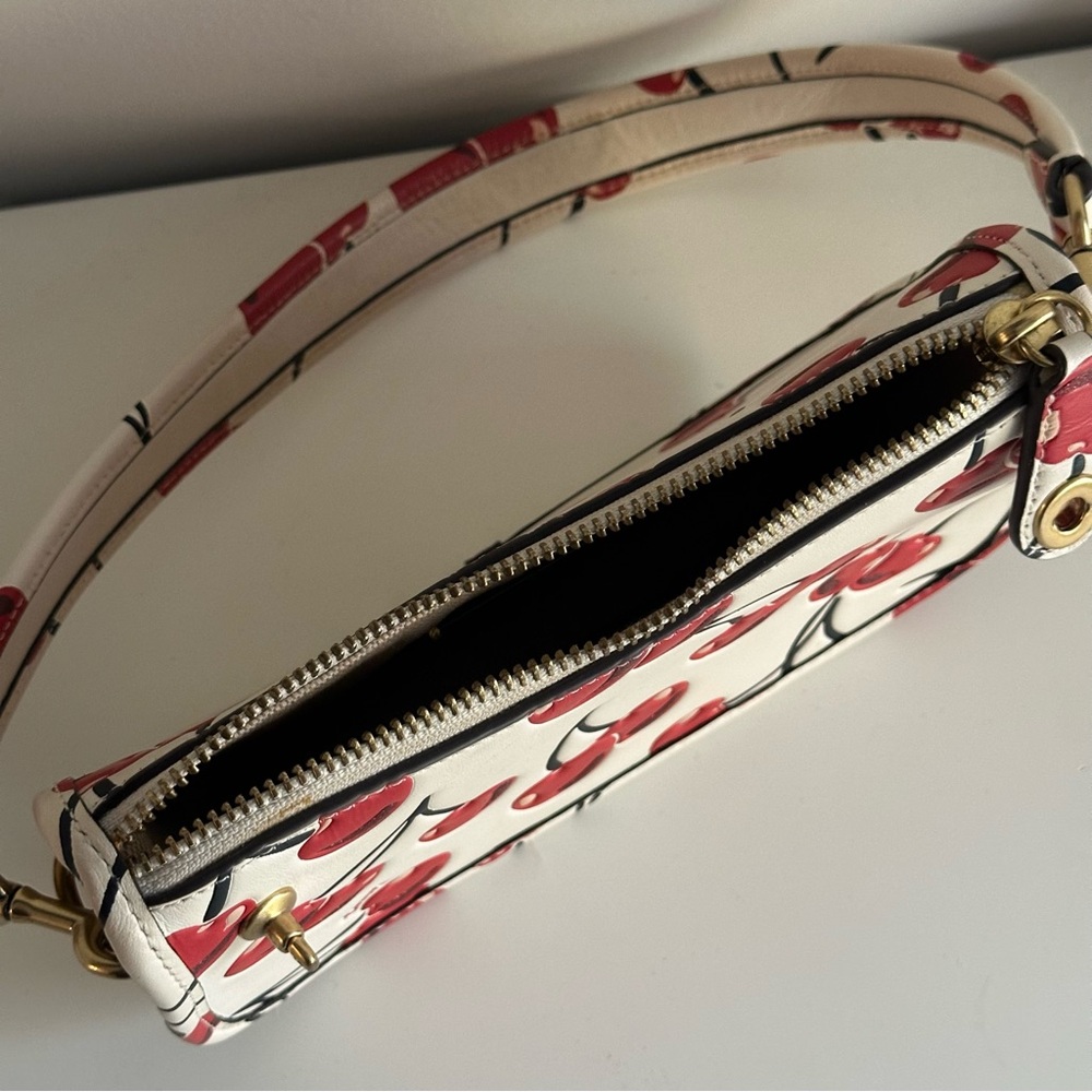 Coach Swinger Bag 20 with Cherry Print - Picture 9 of 9